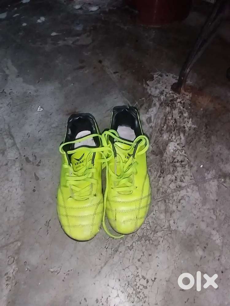 Football sports shoes