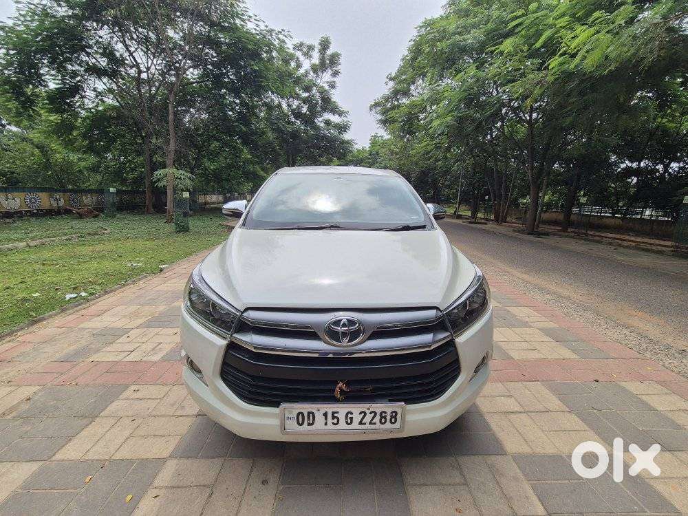 Toyota Innova Crysta 2.4 V 8 Str, 2016, Diesel