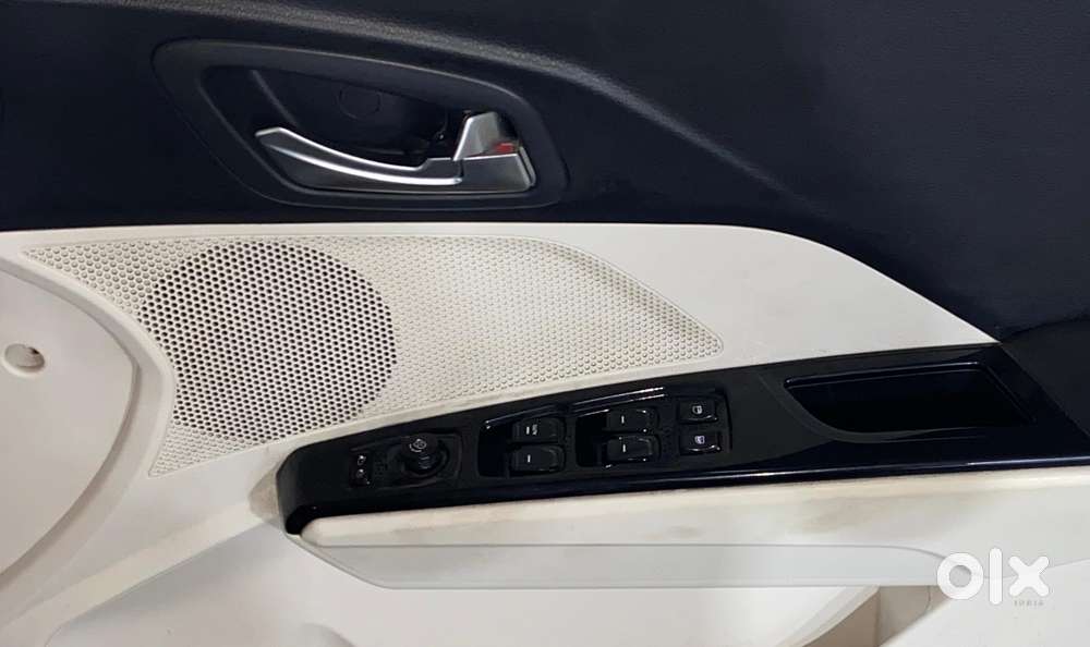 Mahindra Xuv 3xo Ax5l 1.2 Petrol At, 2024, Petrol