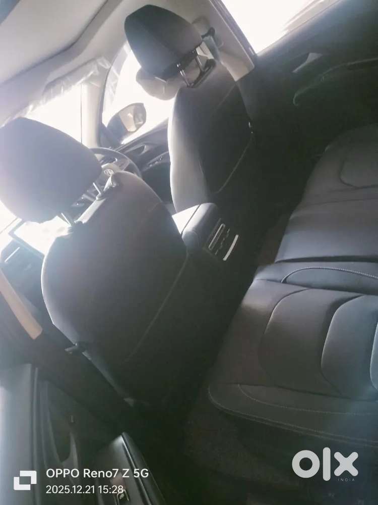 Immaculate Mg Hector Plus Dec 2024 Petrol Cvt For Sale