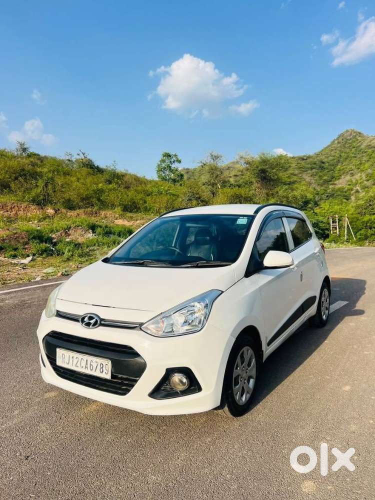 Hyundai Grand I10 Sportz, 2015, Petrol