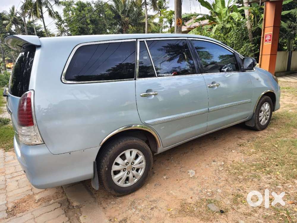 Toyota Innova 2.5 V 7 Str, 2010