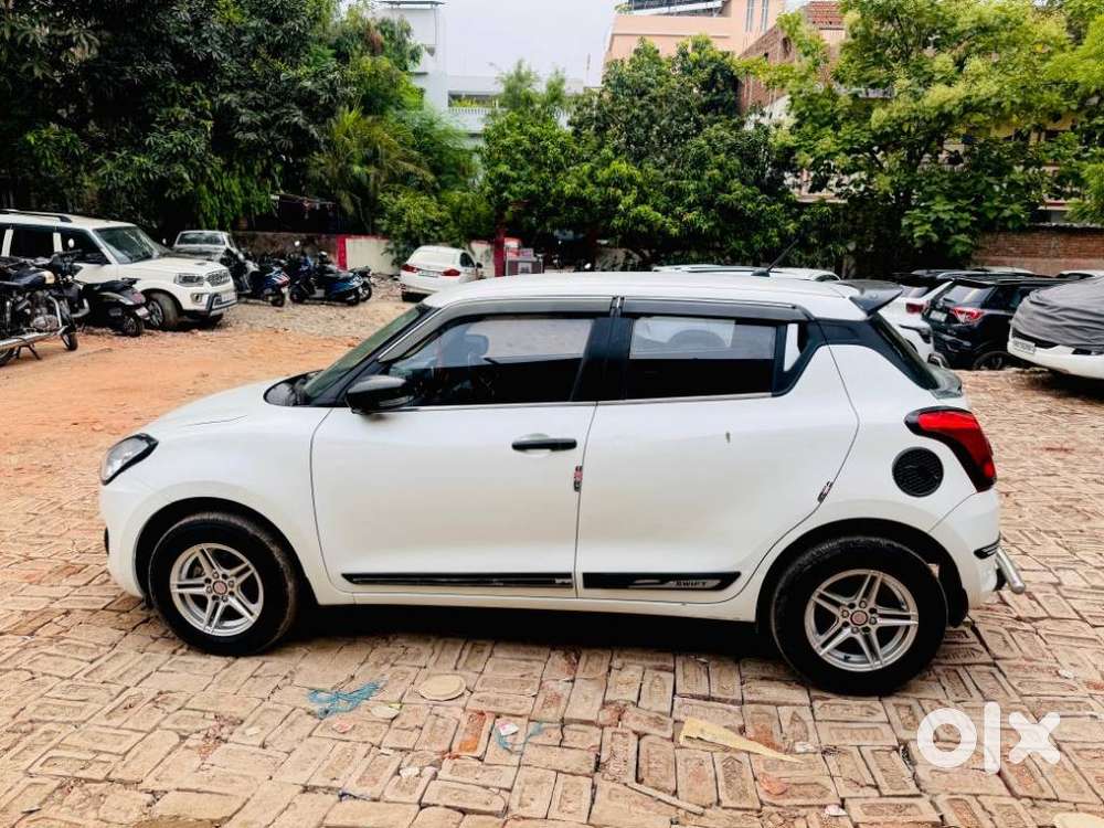 Maruti Suzuki Swift Vxi + Manual, 2021, Petrol