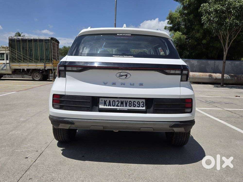 Hyundai Venue 1.2 S (o), 2024, Petrol