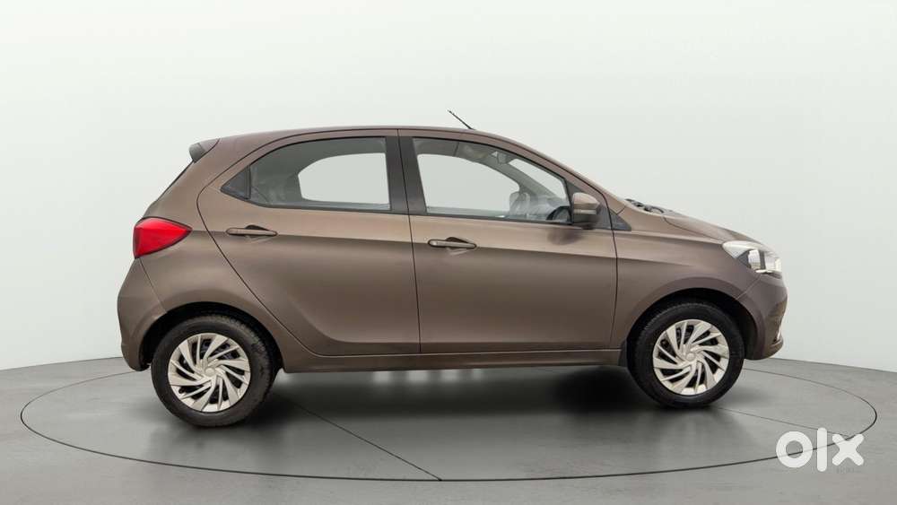 Tata Tiago 1.2 Revotron Xz, 2017, Petrol