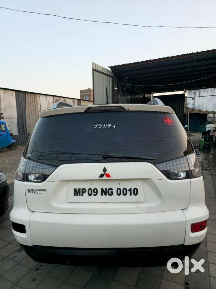 Mitsubishi Outlander 2011 Petrol Well Maintained