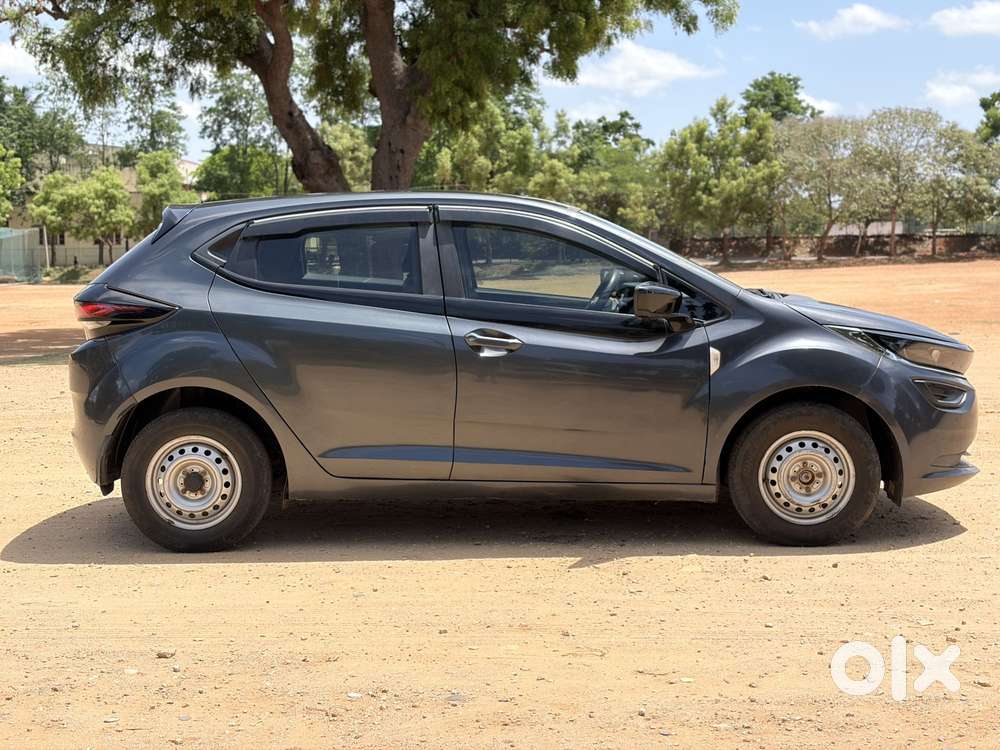 Tata Altroz 1.2 Xe, 2022, Petrol