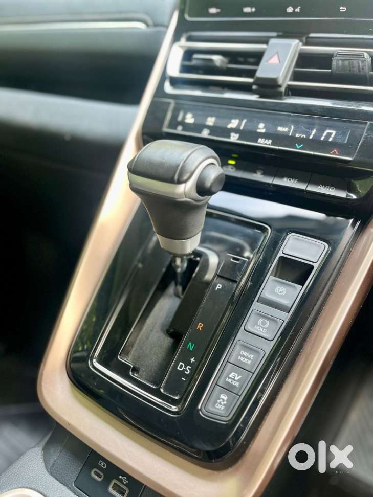 Maruti Suzuki Invicto Zeta Plus 7str, 2023, Petrol