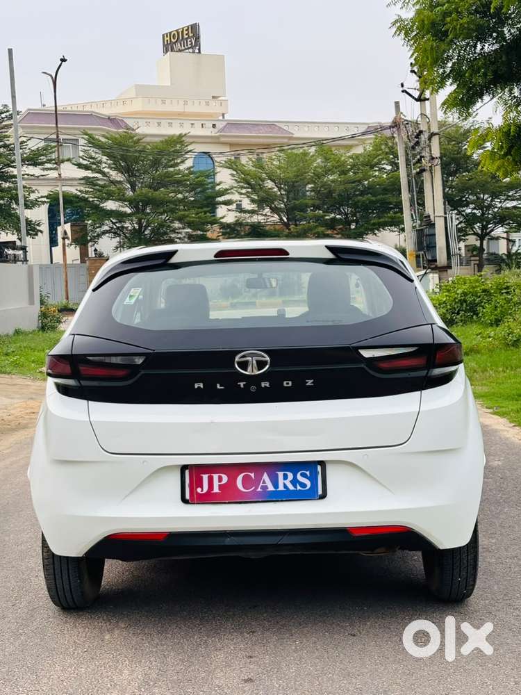 Tata Altroz 1.2 Xe, 2021, Petrol