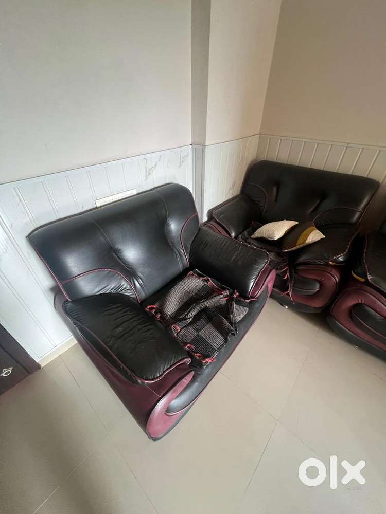 Urgent seling sofa