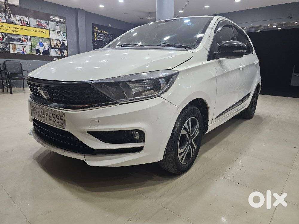 Tata Tiago 1.2 Revotron Xt (o), 2023, Petrol