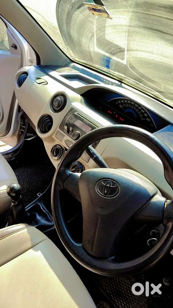 Toyota Etios Cross 2013 Petrol