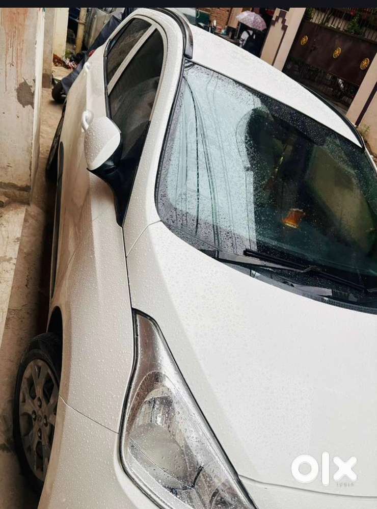 Hyundai Grand I10 Sportz 2017 Car