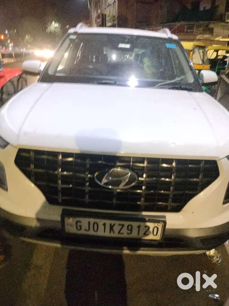 Hyundai Venue 2020 Petrol 36500 Km Driven A One Condition