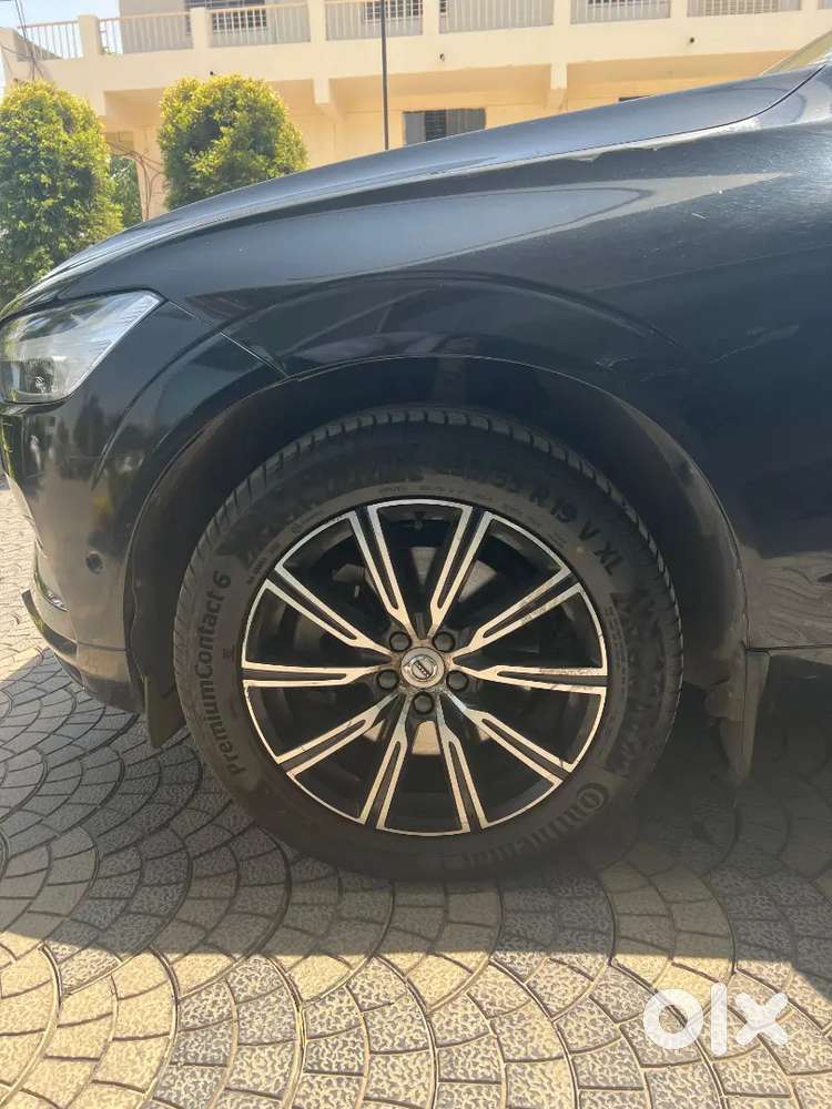 Color Onyx Black Immaculate Condition