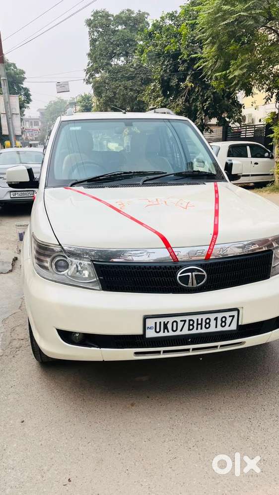 Tata Safari Storme 2015
