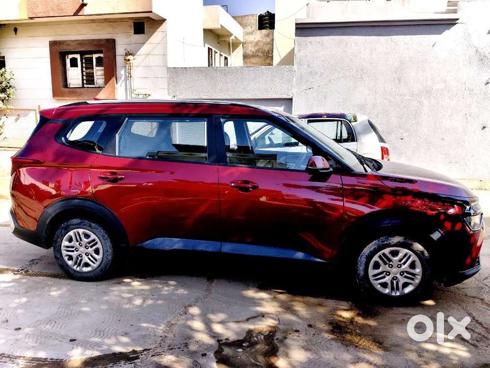 Kia Carens Prestige 1.5 Turbo Petrol 6 Seater With Cng And Foot Mate