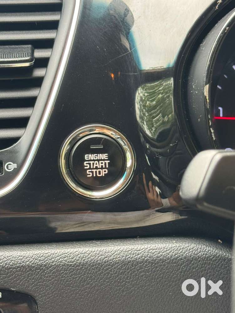 Kia Carnival Premium, 2021, Diesel