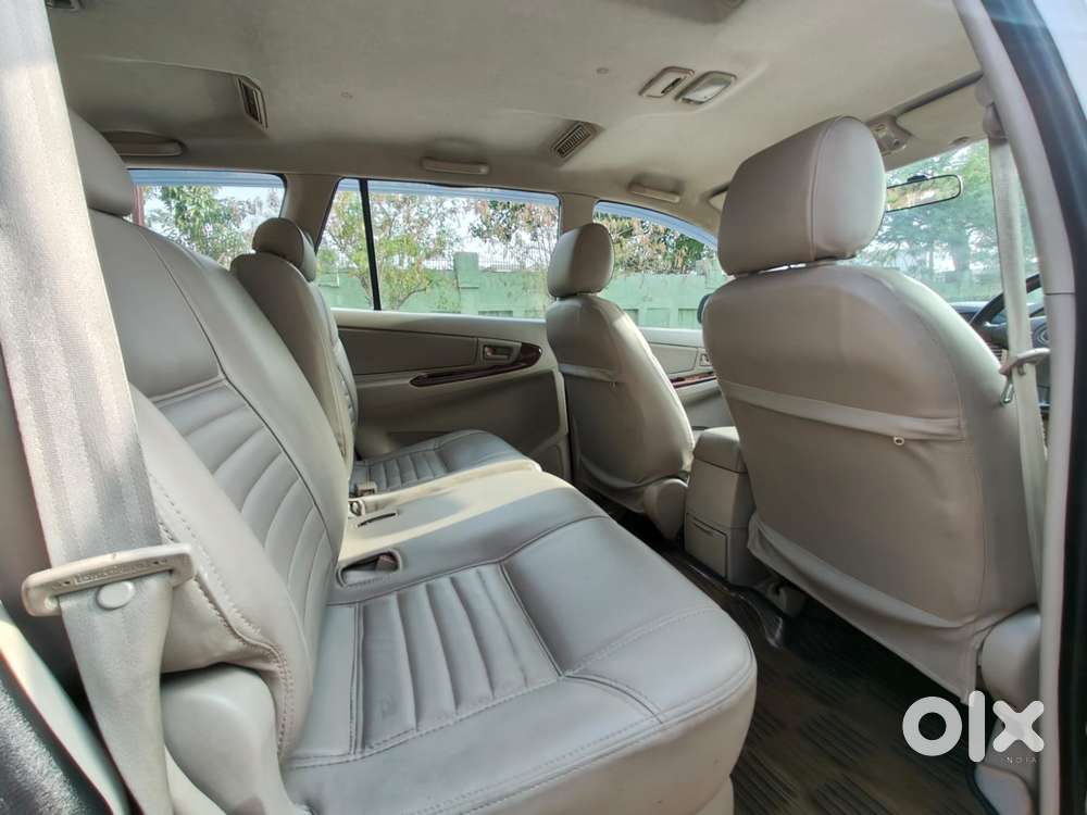 Toyota Innova 2.5 Gx 7 Str Bs-iii, 2011, Diesel