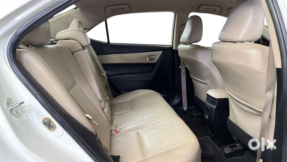 Toyota Corolla Altis 2013-2017 Vl At, 2016, Petrol