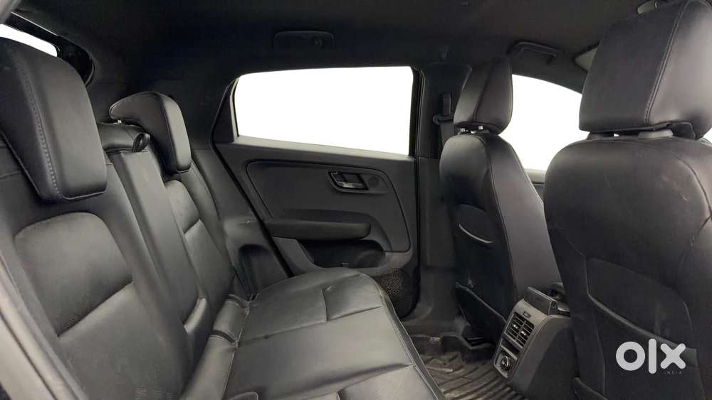Tata Altroz 1.2 Xza Plus Dark Edition Dct, 2022, Petrol
