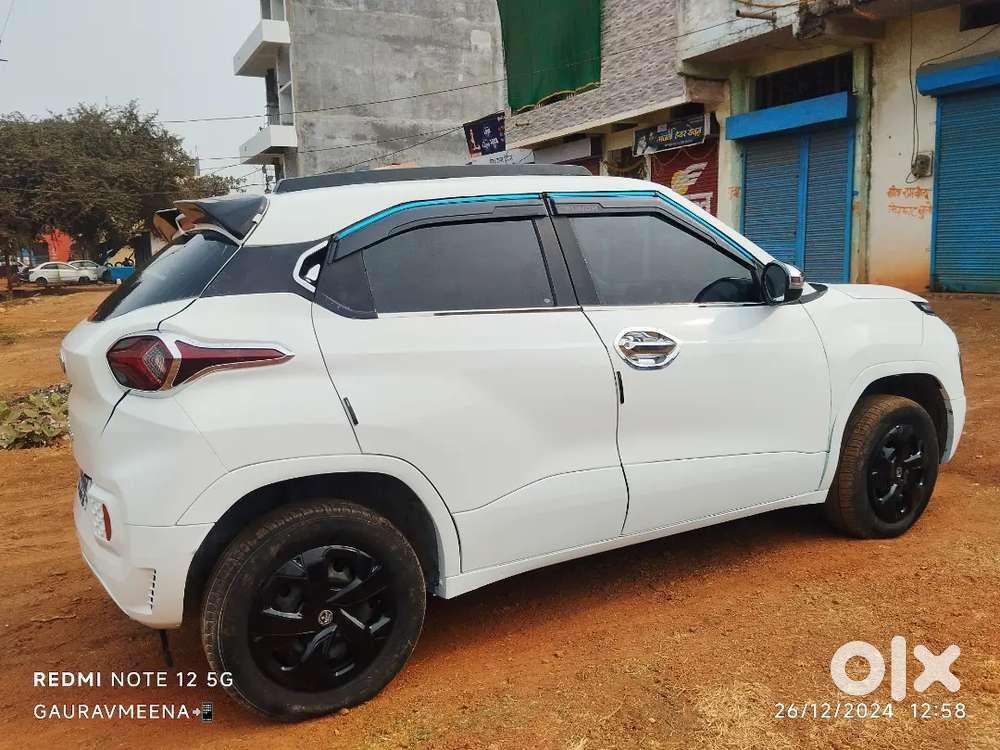 Five Star Safety / Mileage Achcha De Deti Hai (20 Km/l)