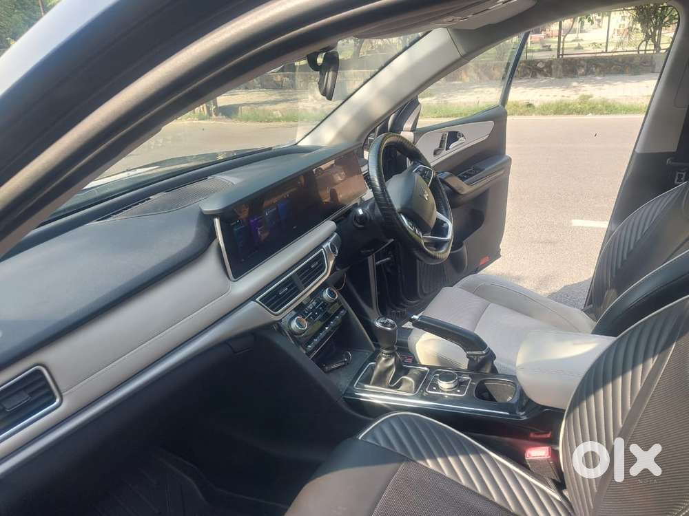 Mahindra Xuv700 2.2 Ax 7 Diesel Mt Luxury Pack Str, 2022, Diesel