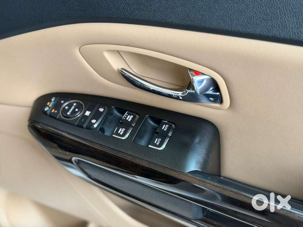 Kia Carnival Limousine