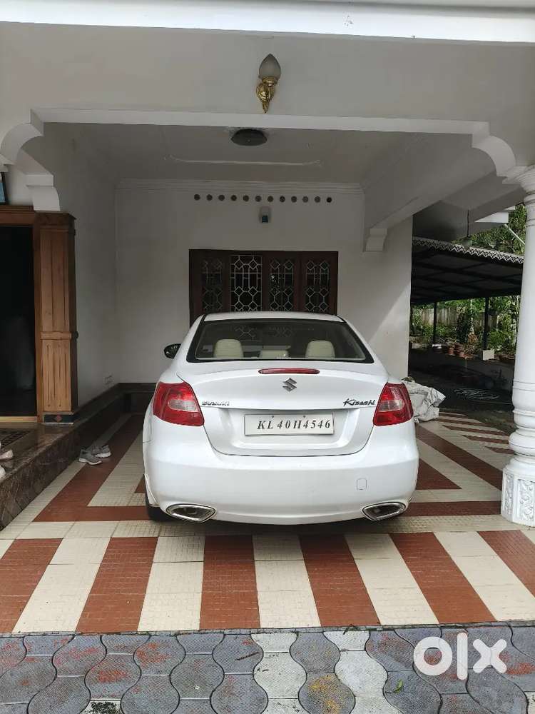 Maruti Suzuki Kizashi 2012