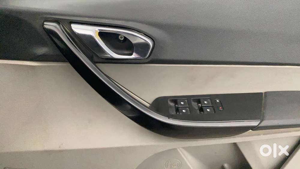 Tata Tiago 1.2 Revotron Xza, 2017, Petrol