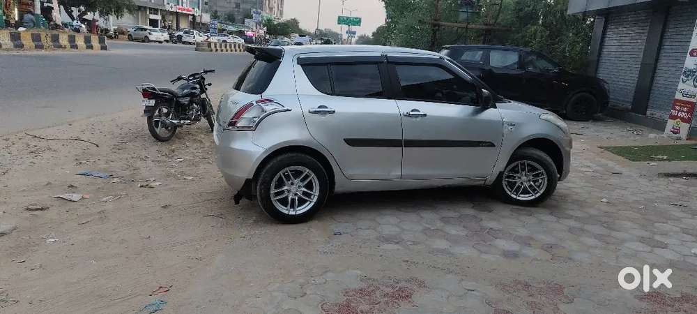 Maruti Suzuki Swift 2015 Diesel 127000 Km Driven