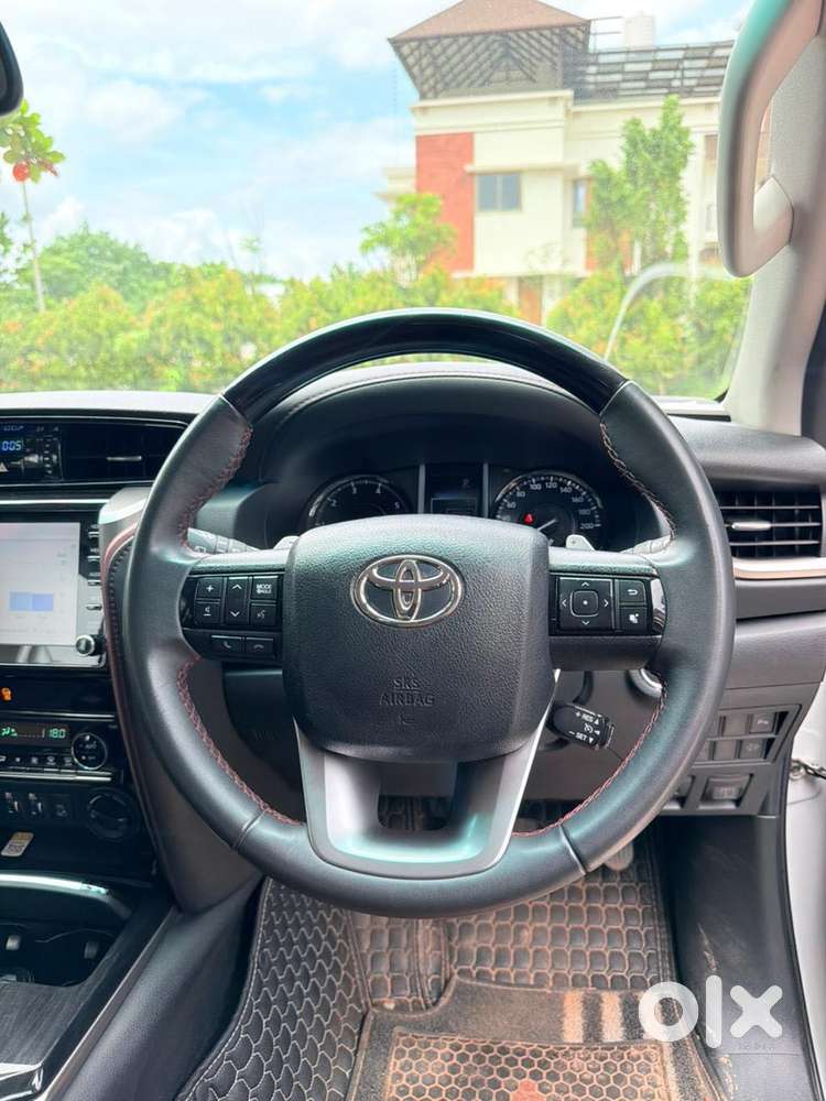 Toyota Fortuner Legender 4x4 At 2.8, 2025, Diesel