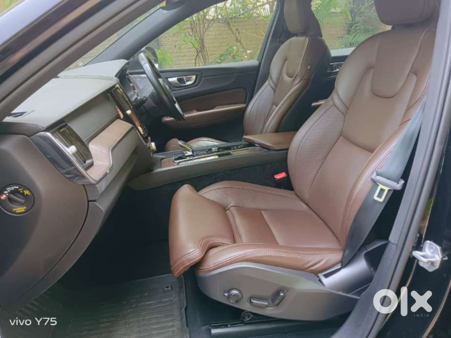 Volvo Xc60 D5 Inscription, 2022, Petrol