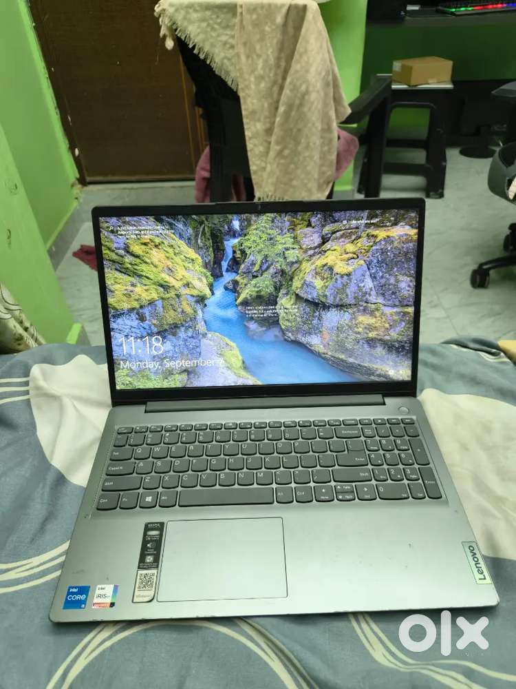 Lenovo IdeaPad core i5 12th generation 16GB Ram 512gb SSD with black l