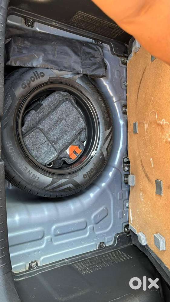 Hyundai Venue 2024 Petrol Well Maintained