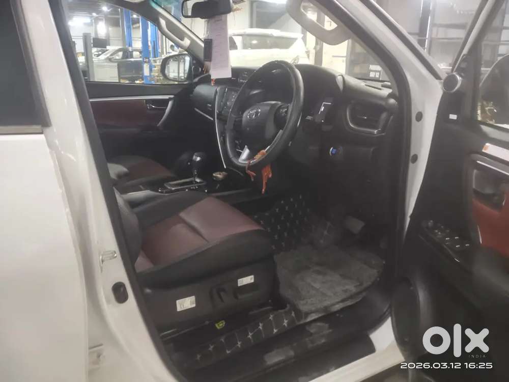 Toyota Fortuner Legender 2025