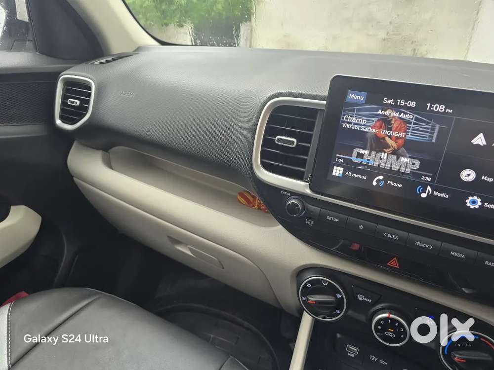 Hyundai Venue 2024 Petrol 6500 Km Driven