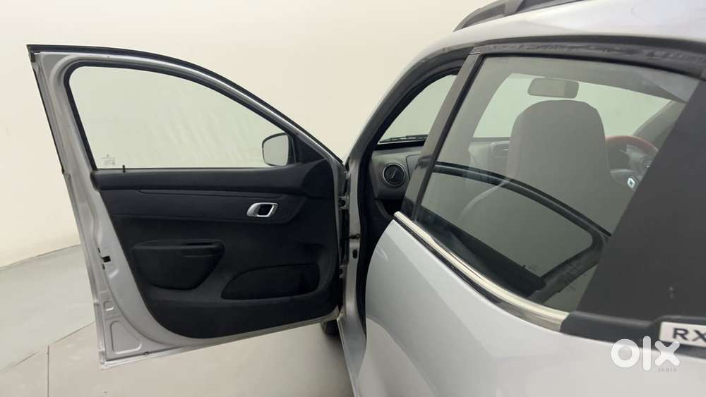 Renault Kwid 2019-ongoing 1.0 Rxt Amt (o), 2018, Petrol