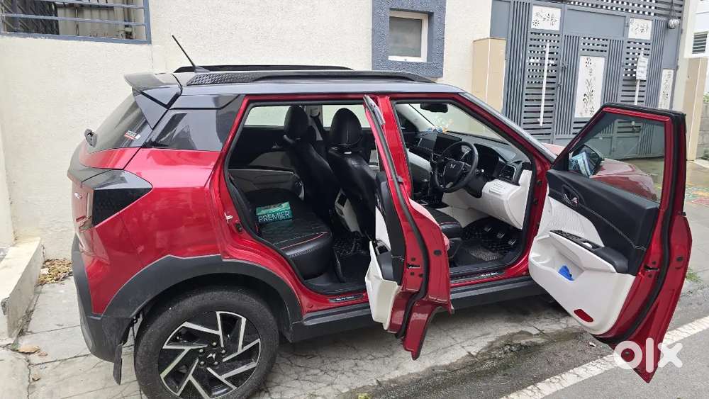 Mahindra Xuv 3xo Petrol 2025