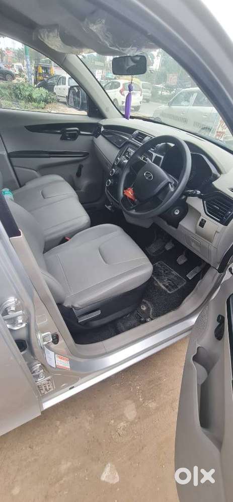 Mahindra Kuv 100, 2017, Petrol