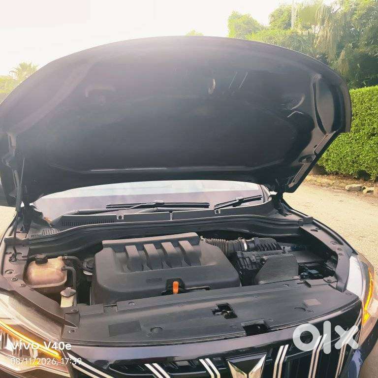 Mahindra Xuv700 2.0 Ax 5 Petrol Mt Str, 2022, Petrol