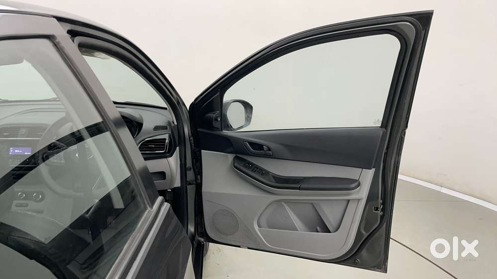 Tata Tiago 1.2 Revotron Xt Option, 2022, Petrol