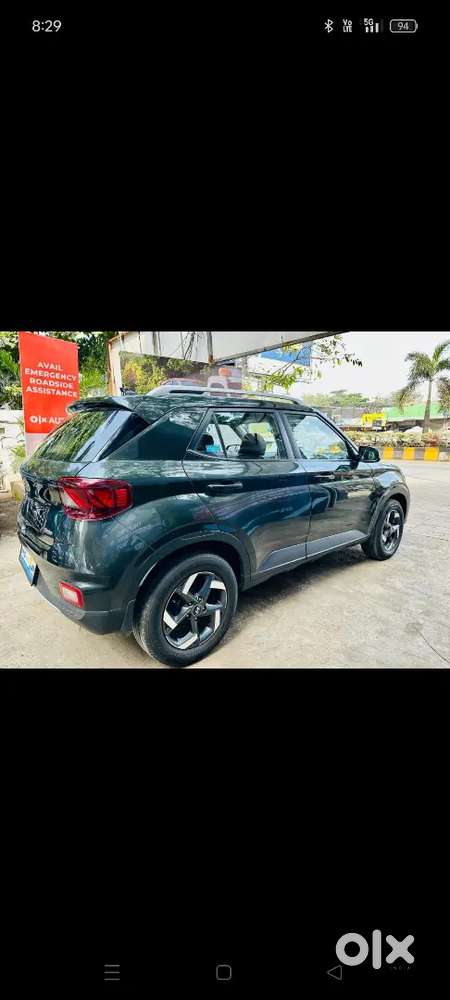 Hyundai Venue Turbo.