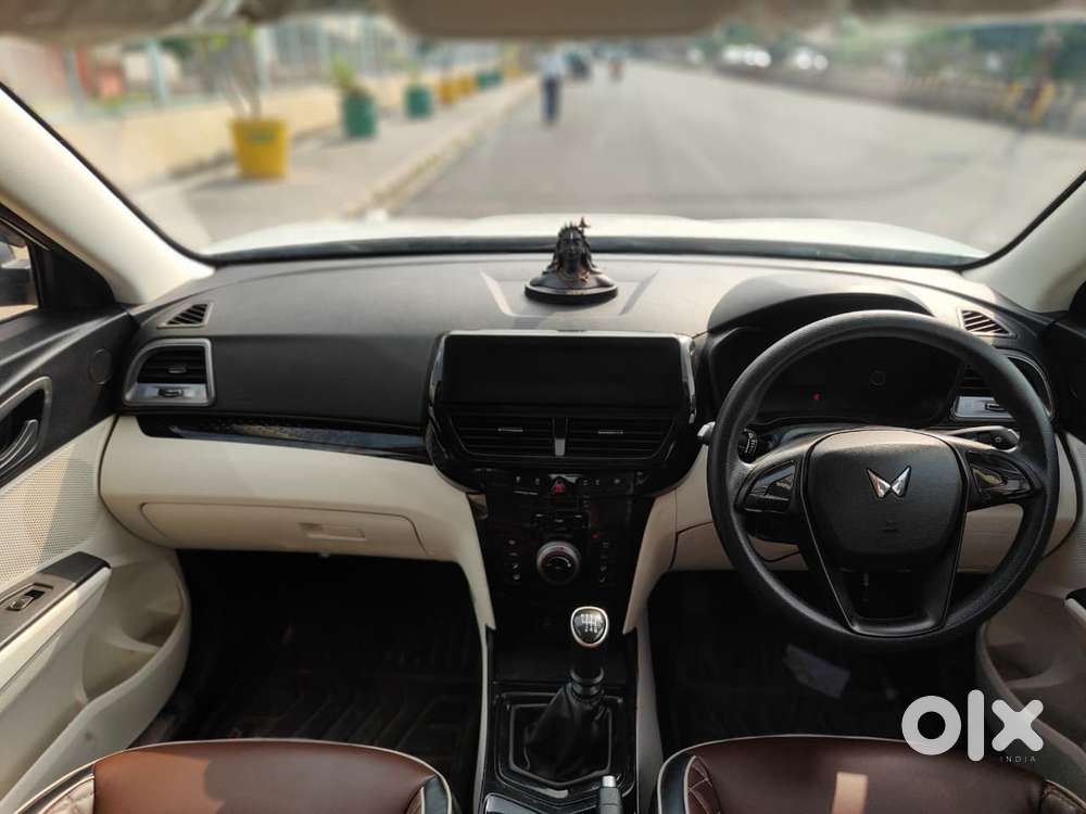 Mahindra Xuv 3xo Mx3, 2025, Petrol