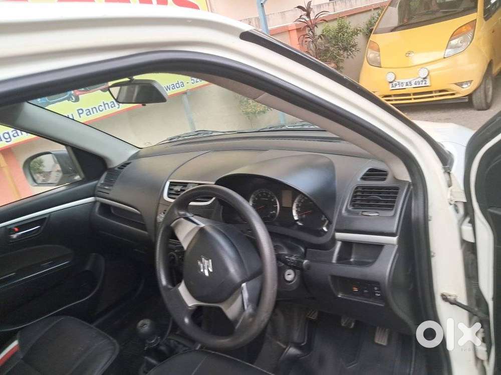 Maruti Suzuki Swift Vxi 1.2 Abs Bs-iv, 2013, Petrol