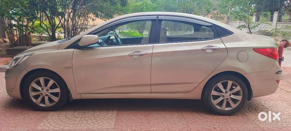 Hyundai Fluidic Verna 2012