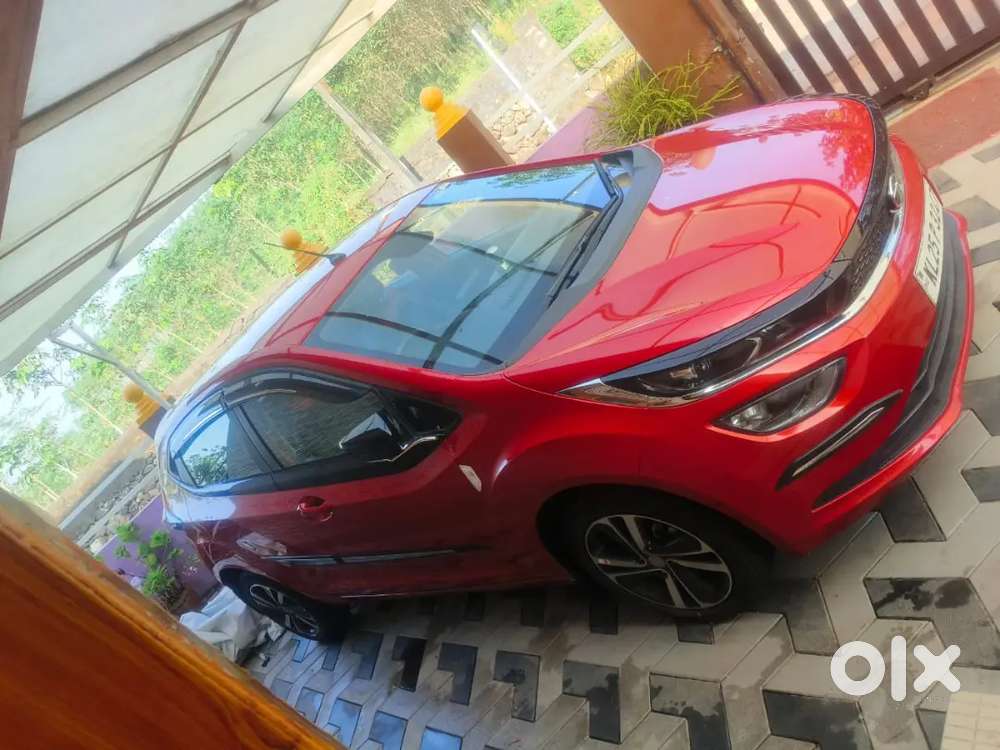 Tata Altroz 2020 Xt Luxe Petrol Full Option – 15,000 Km – Red