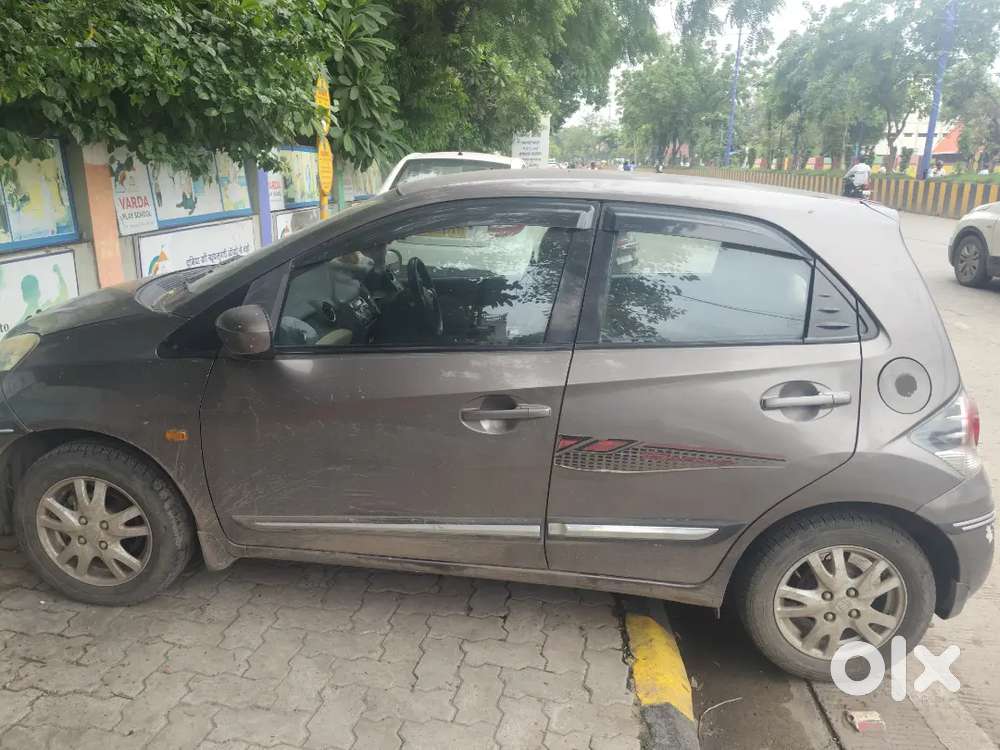 Honda Brio 1.2 V 2012