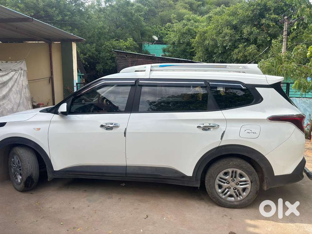 Kia Carens 2023 Petrol Good Condition