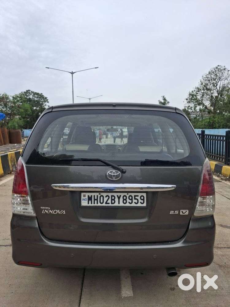 Toyota Innova 2.5 V Diesel 7-seater, 2010, Diesel
